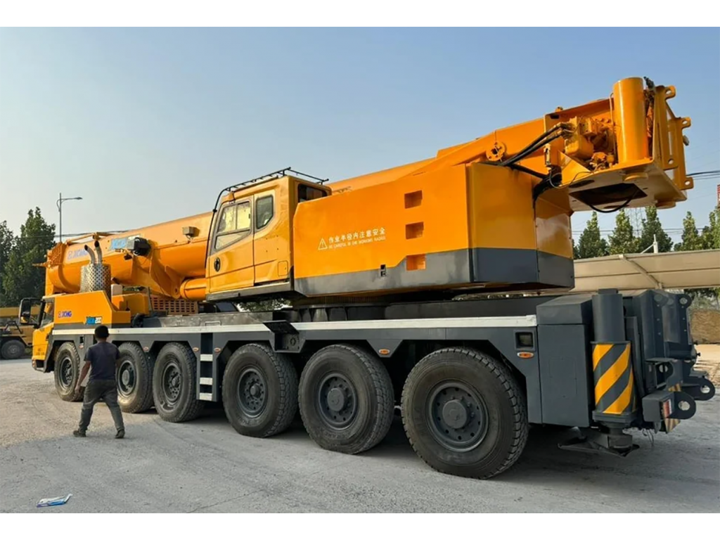 รถเครน XCMG 200 Ton Crane